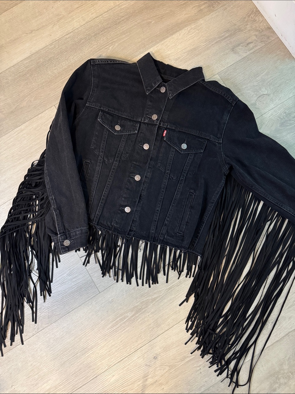 Levi's Ex-Boyfriend Fringe Trucker Black Denim Jacket - Picture 4 of 6